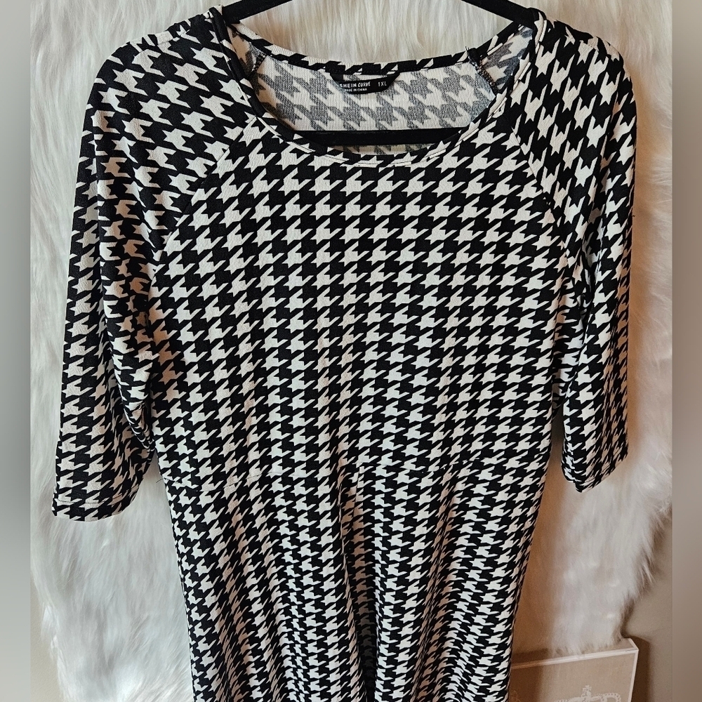 Shein Curve 3/4 Length Sleeve Houndstooth Dress - Picture 2 of 8